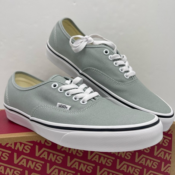 Vans Men’s Lt Gray Canvas Authentic Color Theory Pure Grey
VN000D7YEPO Sneakers - Picture 7 of 16